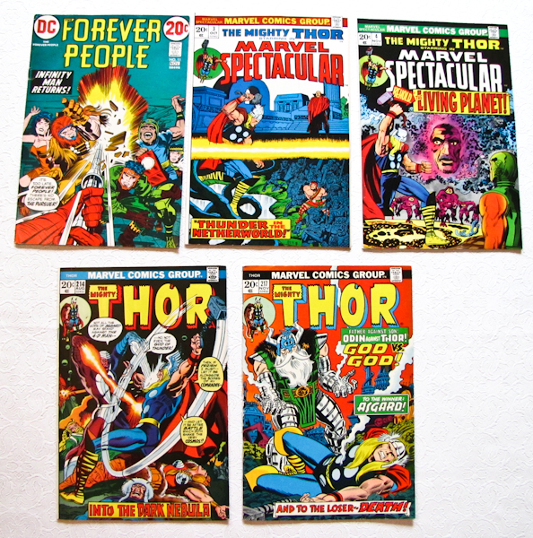 lot 39 image: 1 DC Comic and 4 Marvel Comics