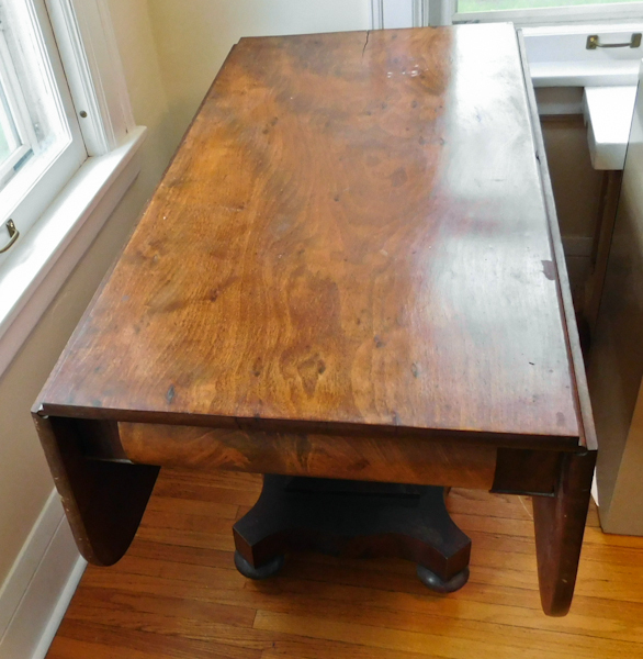 lot 3 image: antique drop leaf table in good condition