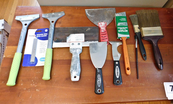 lot 70 image: Several scrapers for paint preparation