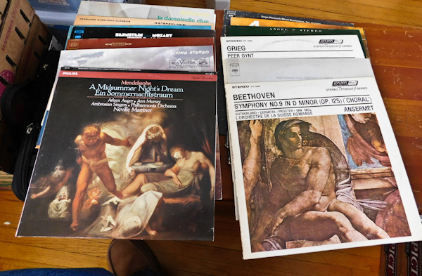 lot 103 image: Collection of Classical record albums