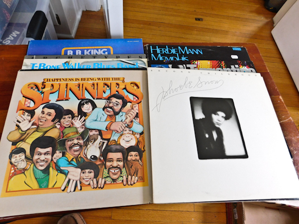 lot 175 image: Collection of vintage rock albums