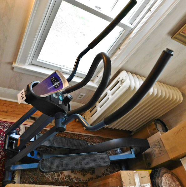 lot 194 image: Ellipse Trainer in working order ready to use however the electronics do not work