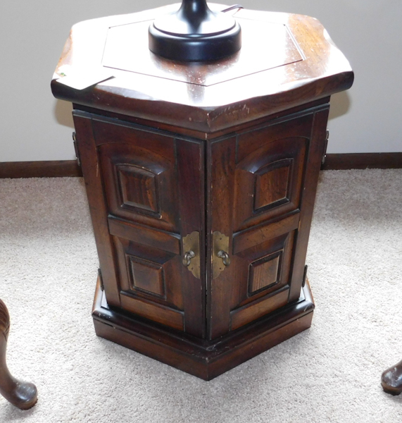 lot 8 image: six sided tall end table