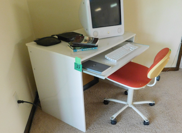 lot 25 image: white desk and white orange chair