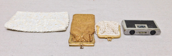 lot 57 image: Vintage beaded purses and pair of opera qlasses