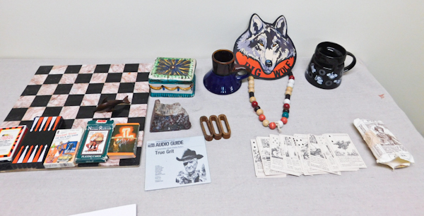 lot 65 image: nice group of collectible items