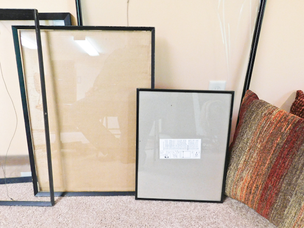 lot 35 image: lot of frames please see photos