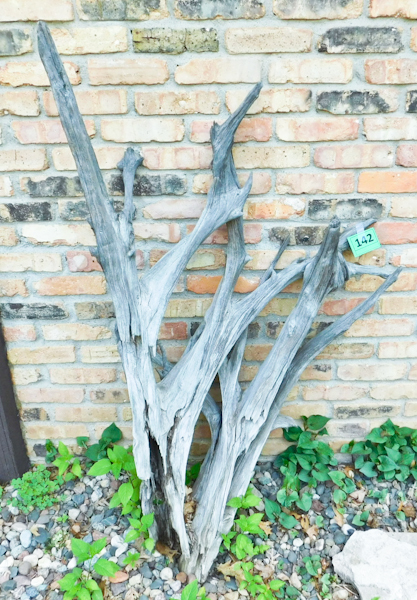 lot 142 image: outdoor garden art