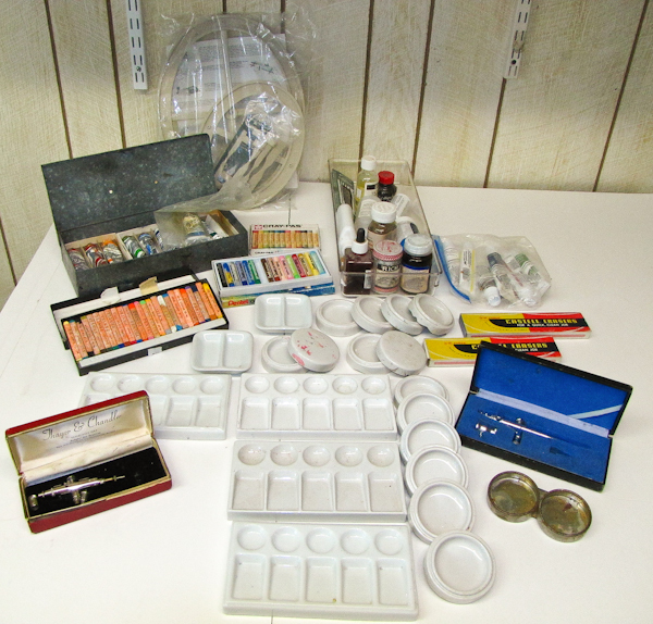lot 110 image: Thayer & Chandler air brush and more