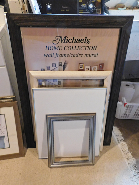 lot 184 image: lot of frames please see photos