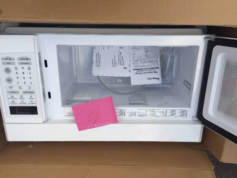 Macic Chef 1.6 cu. ft. Over-the-Range Microwave in White MCO165UW NEW