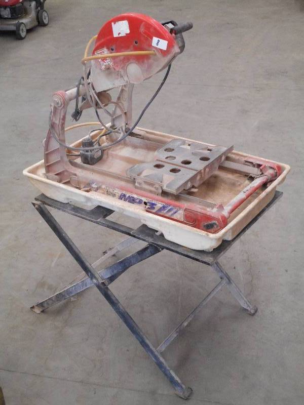 lot 8 image: Multi-Quip MP3 Commercial 120Volt B...