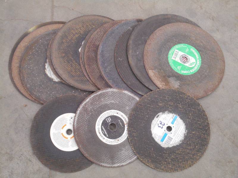 lot 23 image: Lot Of (18) Assorted Used Saw Blade...