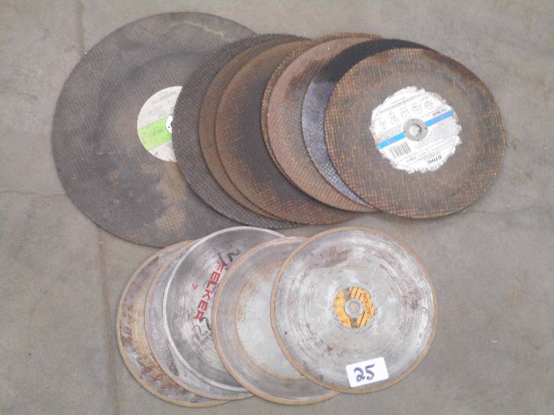 lot 25 image: Lot Of (13) Assorted Used Saw Blade...