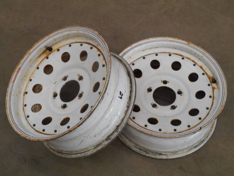 lot 29 image: (2) 15x6x4.5 Trailer Wheels ...
