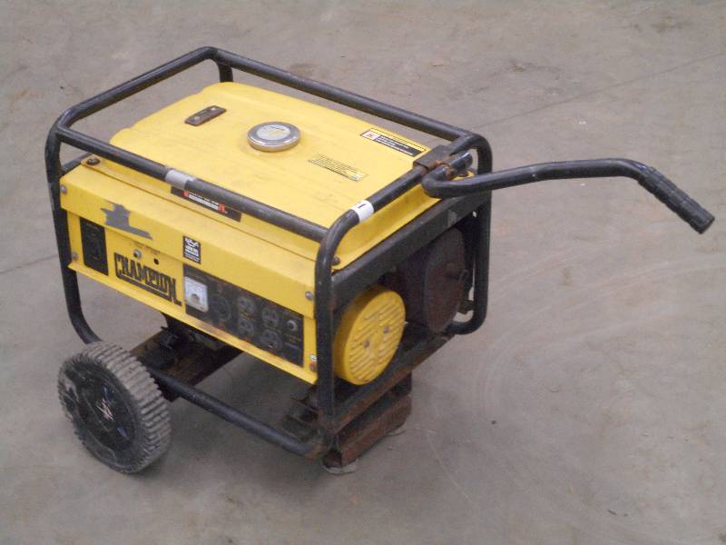 lot 31 image: Champion 6.5HP Gas-Powered Generato...