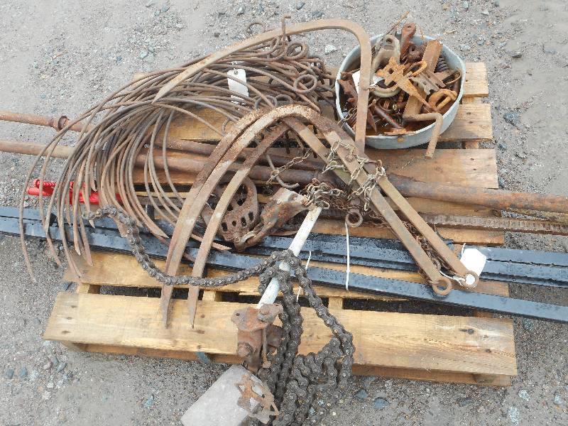 lot 44 image: Pallet Of Vintage Steel Bar Clamps...