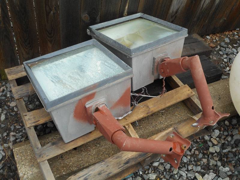 lot 47 image: (2) Industrial Outdoor Lights With ...