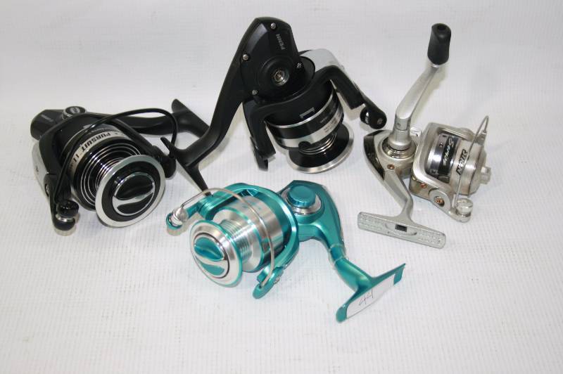 Lot of 4 fishing reels