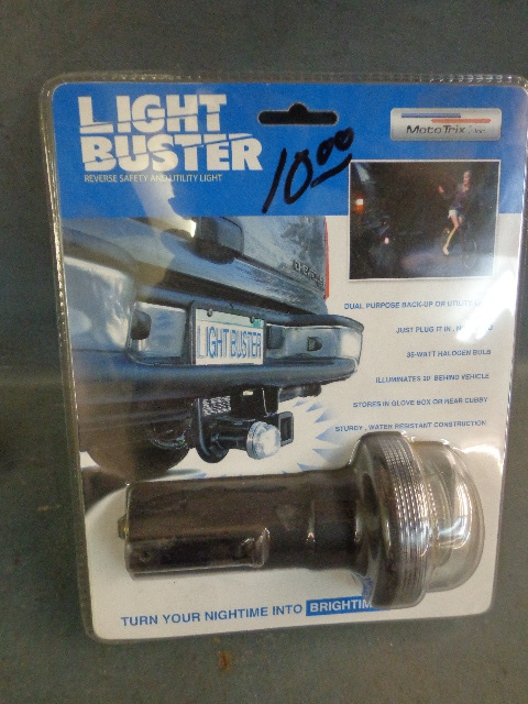 lot 28 image: Light Buster Reverse Safety & Utility Light