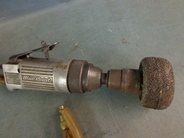 lot 29 image: Blue Point Tire Prep Air Tool