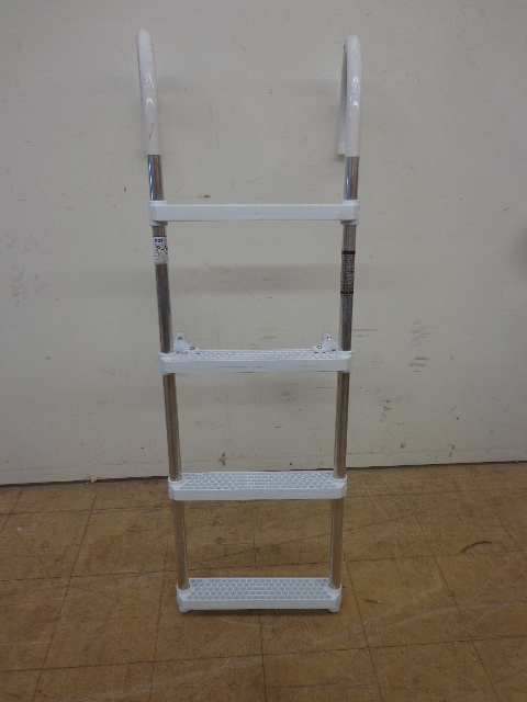 lot 34 image: Dotline Boat Ladder