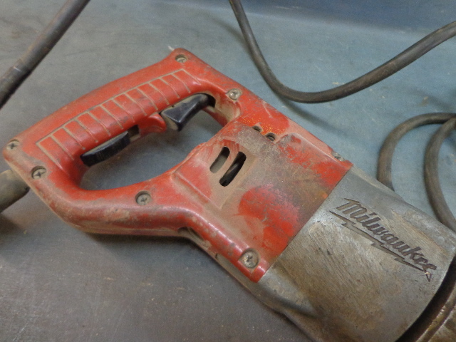lot 35 image: Milwaukee Power Drill