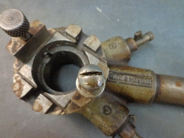 lot 53 image: Craftsman Pipe Threaders