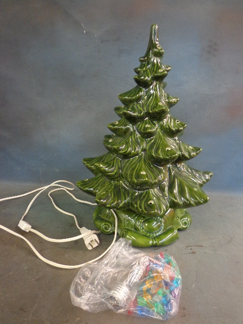 lot 58 image: Atlantic Mold 74 porcelain Christmas Tree Lamp
