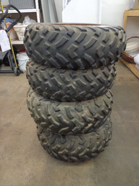 lot 74 image: Dunlop KT 401 Tires