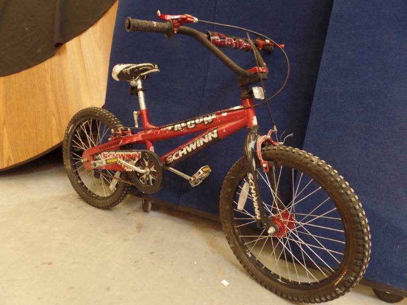lot 520 image: Kids Bike