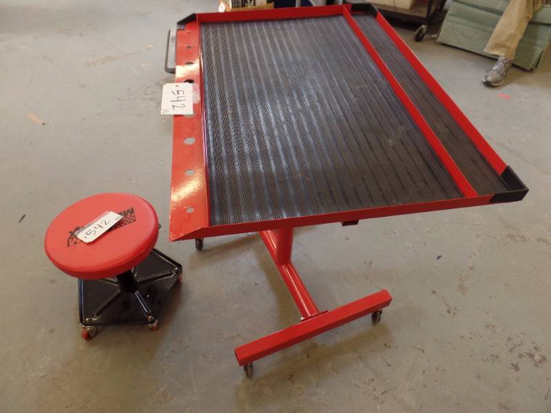 lot 542 image: Shop Stool and Cart