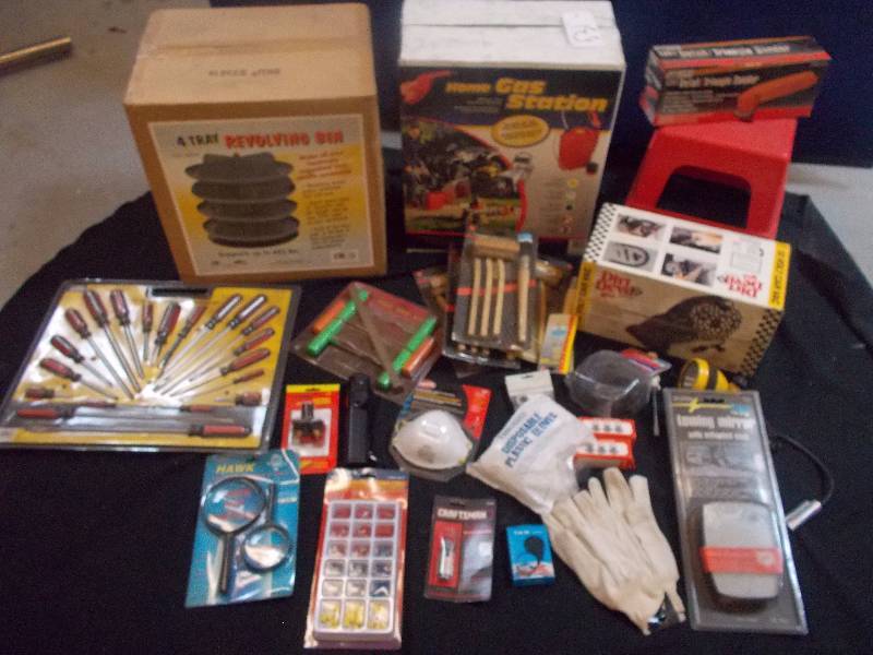 lot 531 image: Garage Tools and Organization Accessories