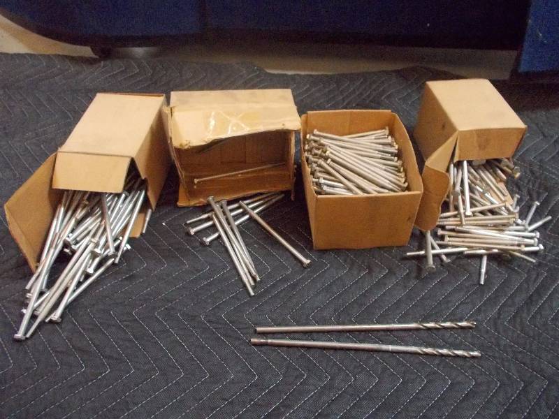 lot 555 image: Bolts and Drill Bits