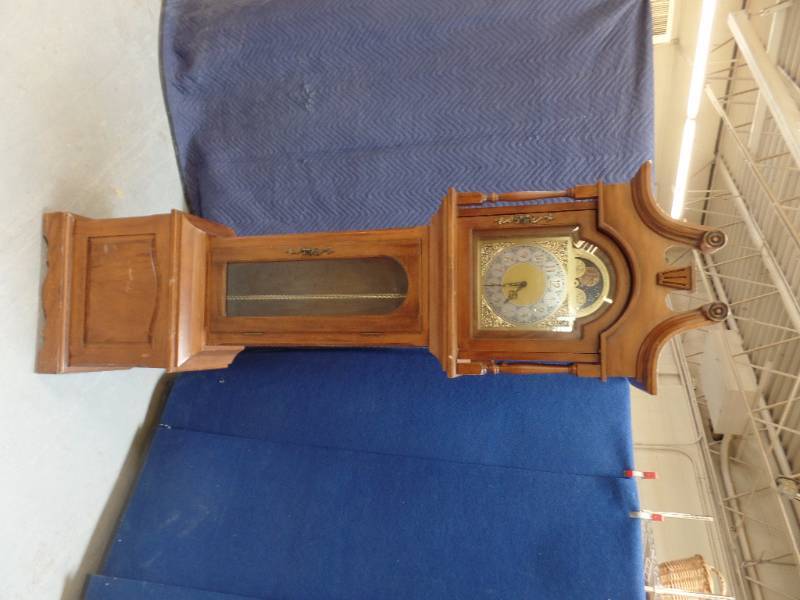 lot 568 image: Upright Clock
