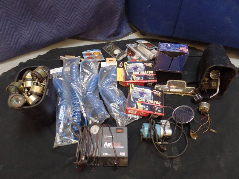 lot 532 image: Miscellaneous Car Parts