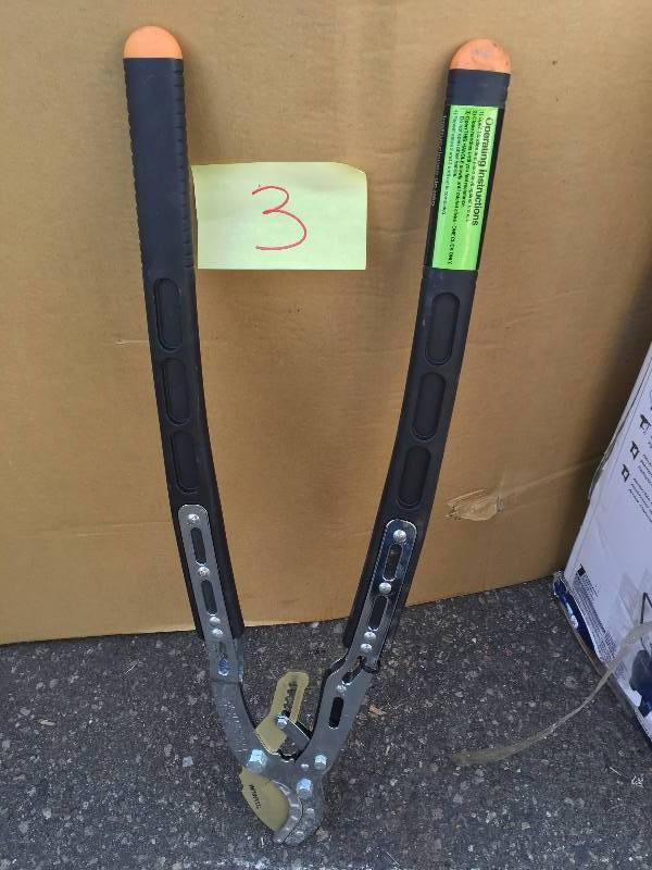 lot 3 image: Fiscar 24 in. Titanium Anvil Ratchet Lopper