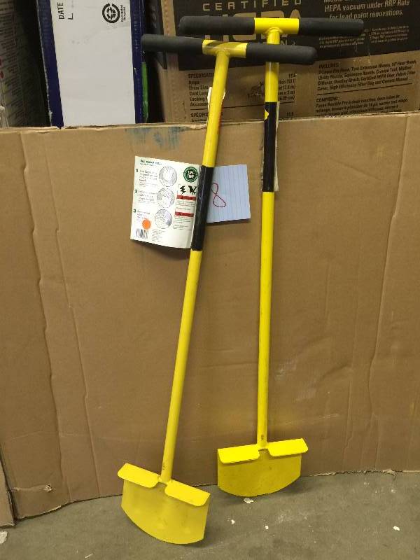 lot 58 image: Lot of 2 Hound Dog Steel Landscaping Edger new