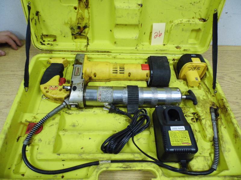 Lil Max 12V Grease Gun