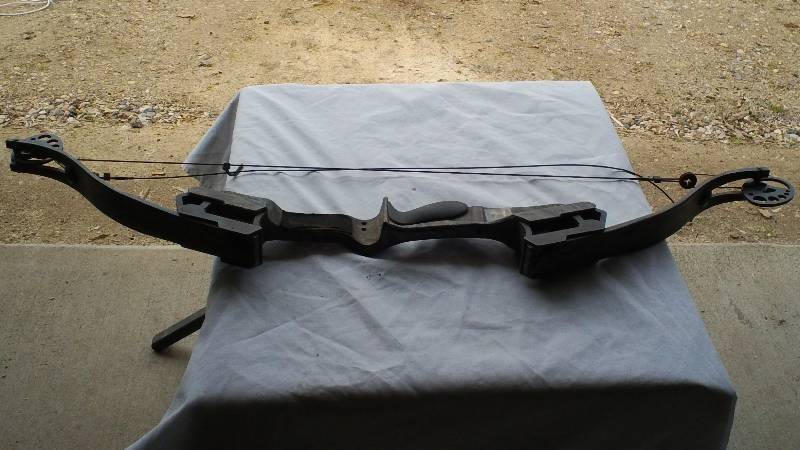 Golden Eagle compound bow