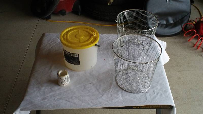 Minnow trap and bucket
