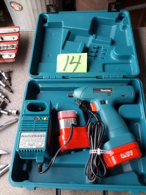 Makita 9.6V 38 drive Cordless Impact Wrench. .New in box