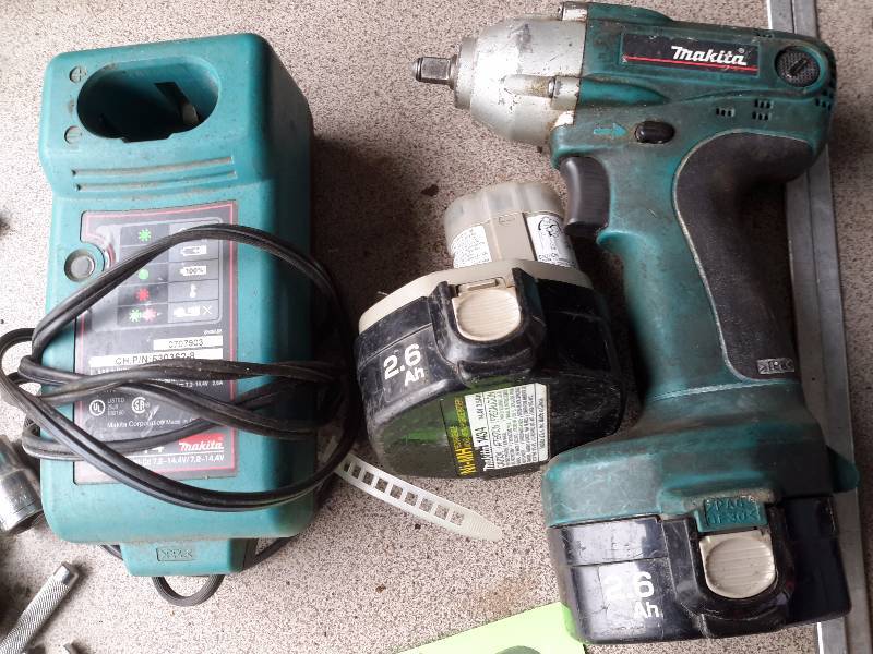 Makita, 2.6 Amp Hour, 38 in Impact driver