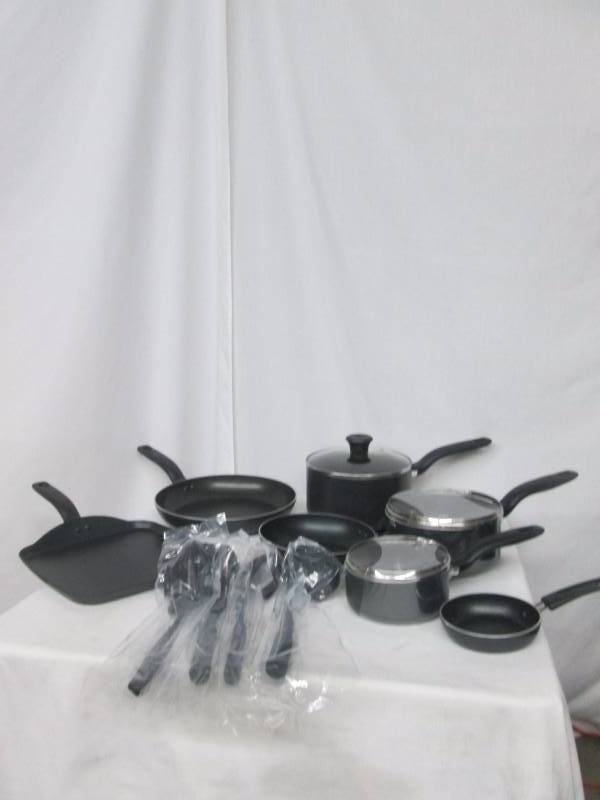 T-fal Initiatives 18-pc. Nonstick Cookware Set