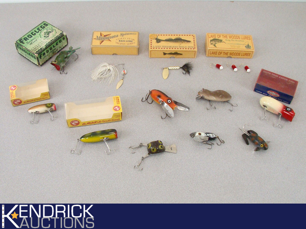 14 Vintage Wood etc. Fishing Lures