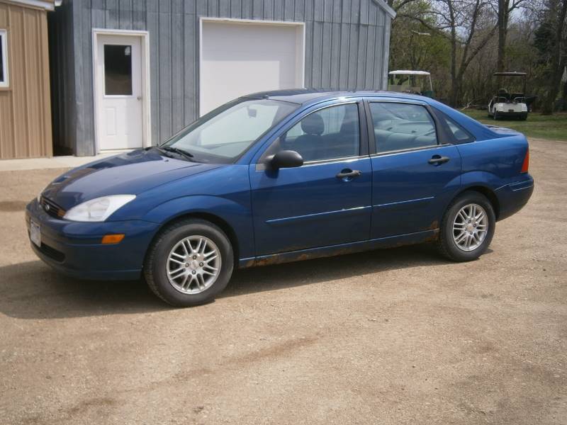 lot 2 image: 2000 Ford Focus ZTS
