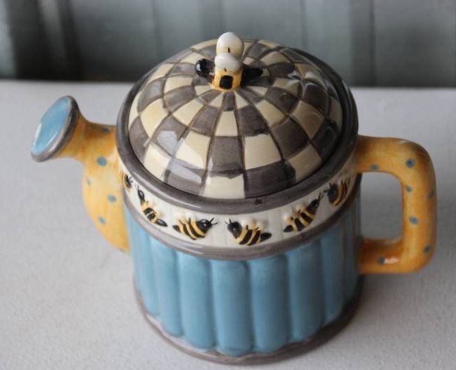 Beehive Ceramic Teapot