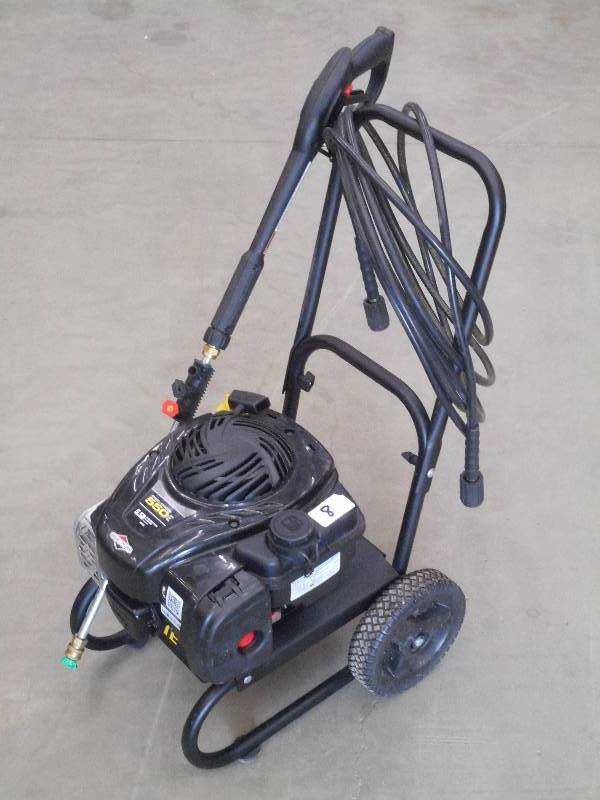 lot 8 image: Brute Pressure Washer With Briggs &...