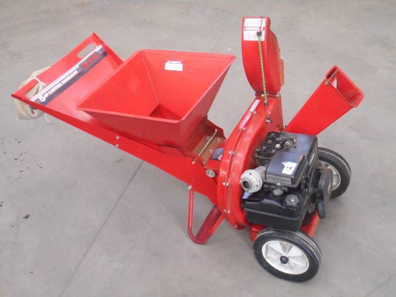 lot 12 image: MTD Portable ShipperShredder, Brig...