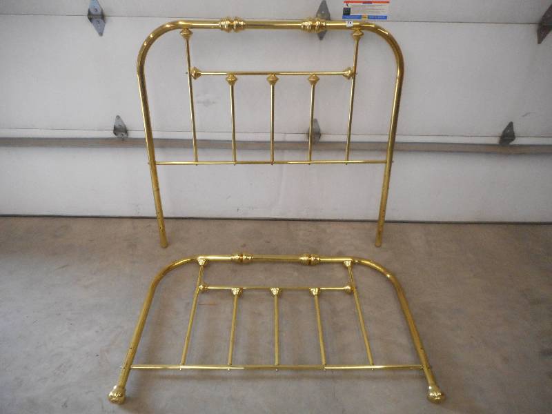 lot 29 image: Twin-Sized Brass Head & Foot Boards...